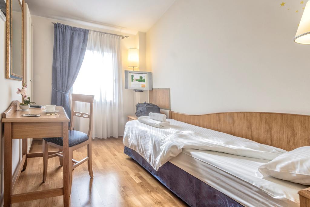 אוריאגו די מירה Agriturismo B&B Il Girasole חדר תמונה